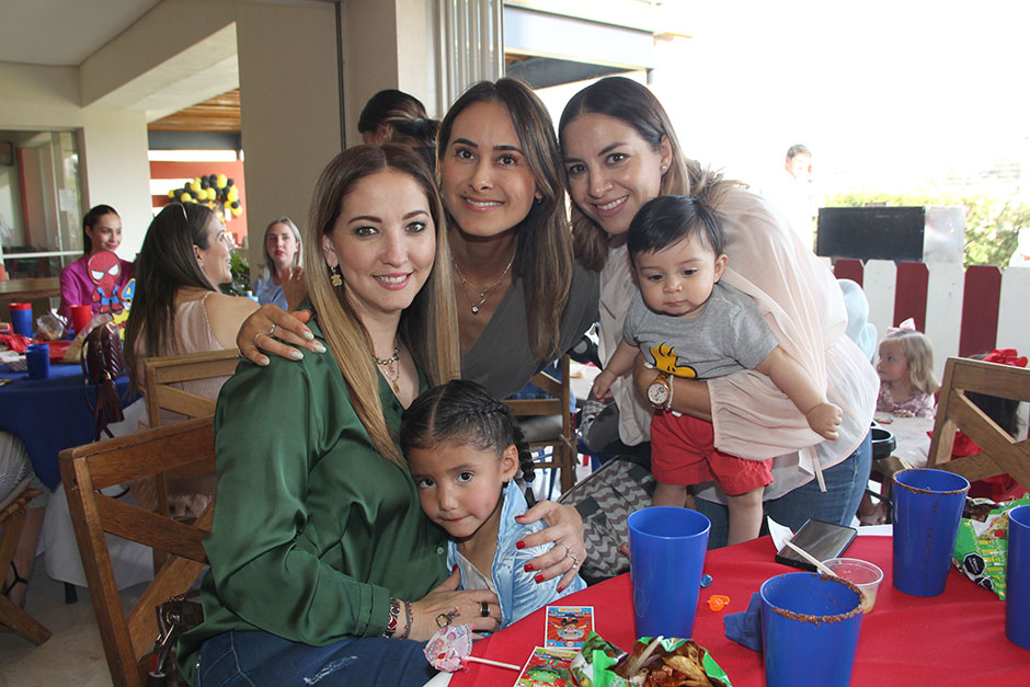 Cinthia Gómez, Ady Oroz, Alicia Murguía, Emilia Ruiz y Rodrigo Navarro.