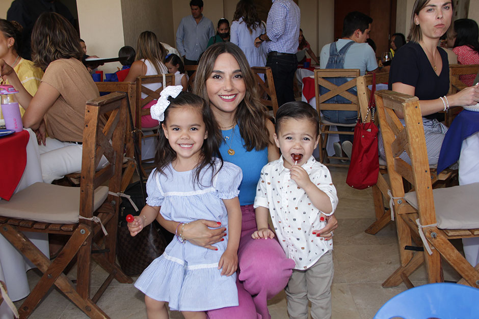 Julia Romero, Luisa López y Mariano López.