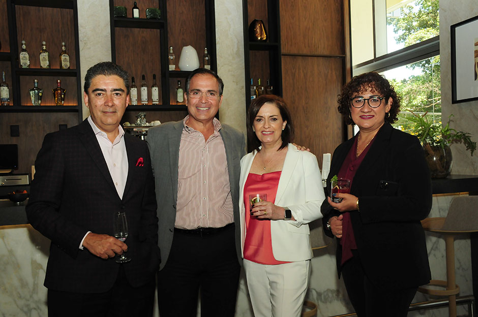 Leandro Castillo, Ricardo García de la Vega, Huguette Carral y Elizabeth Ramírez