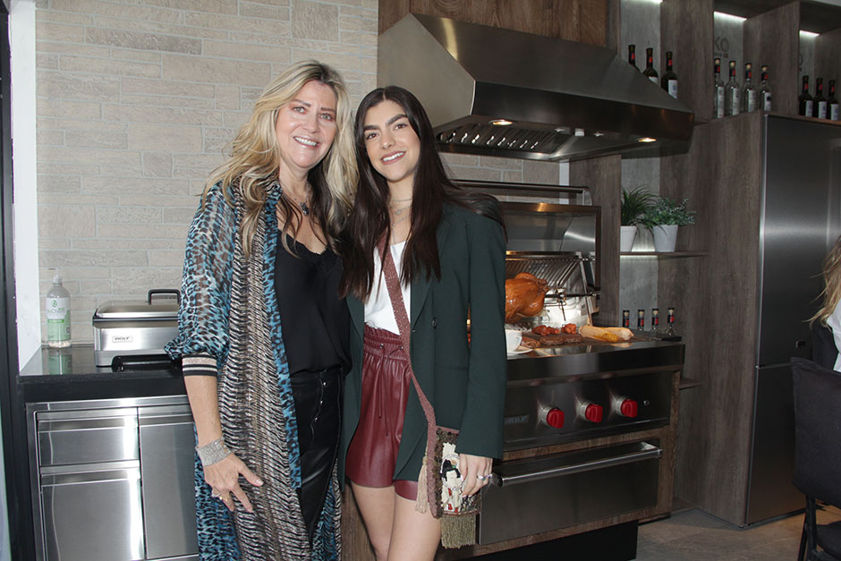 Lety Sahagún y Renata Sahagún