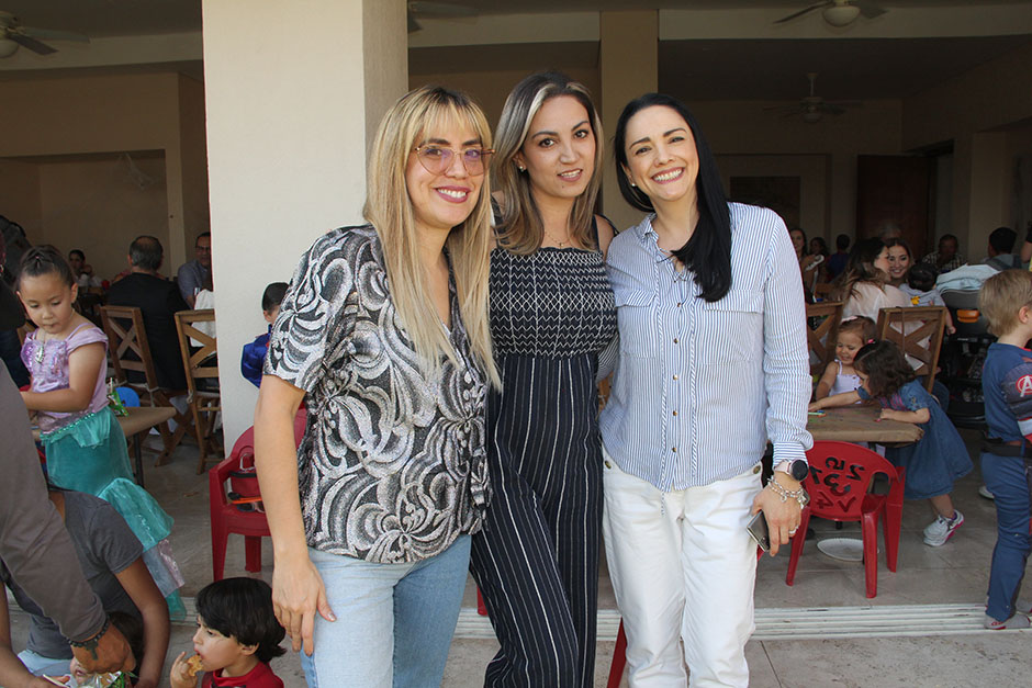 Luisa Pérez, Marilly Macías y Wendy Islas.