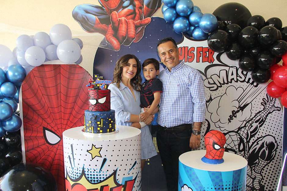 Vanessa Segovia, Luis Fer Amador y Luis Fernando Amador