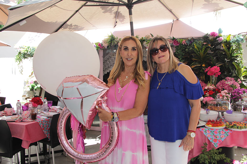 Gaby Enríquez y Emma Solórzano