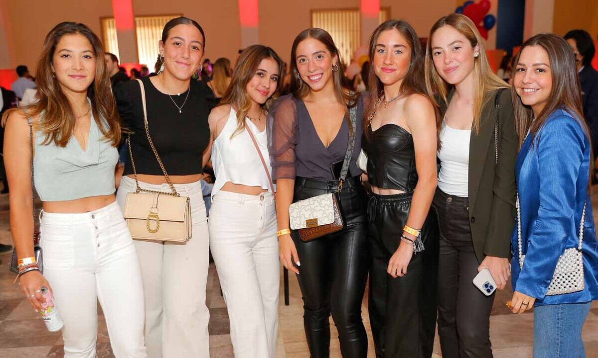 Pamela Javelly, Paula Ortega, Sofía Martínez, Andrea Ortega, Mirna Ponguta, Valentina Velasco y Fernanda Sámano
