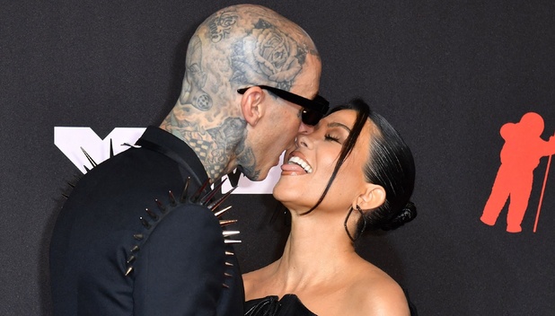 Travis Barker defiende a Kourtney Kardashian por besarla tanto en público (Foto: Instagram)