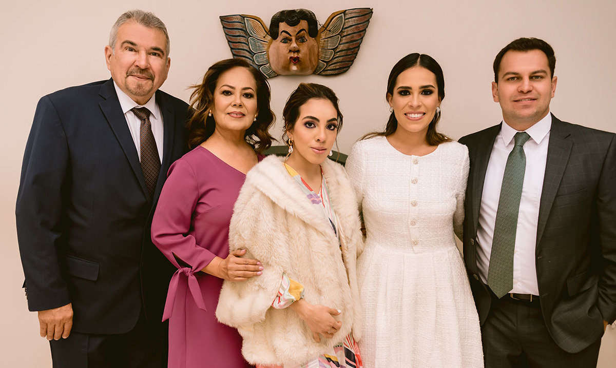 Alejandro Berrones García, Verónica Nieto de Berrones, Sonia Berrones, Vero Berrones y Mario Montes de Oca