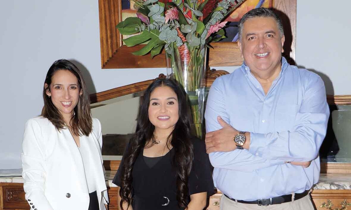 Sara Latofski, Roxana Arteaga y Rodrigo Flores / Fotos: Dennis Hernández