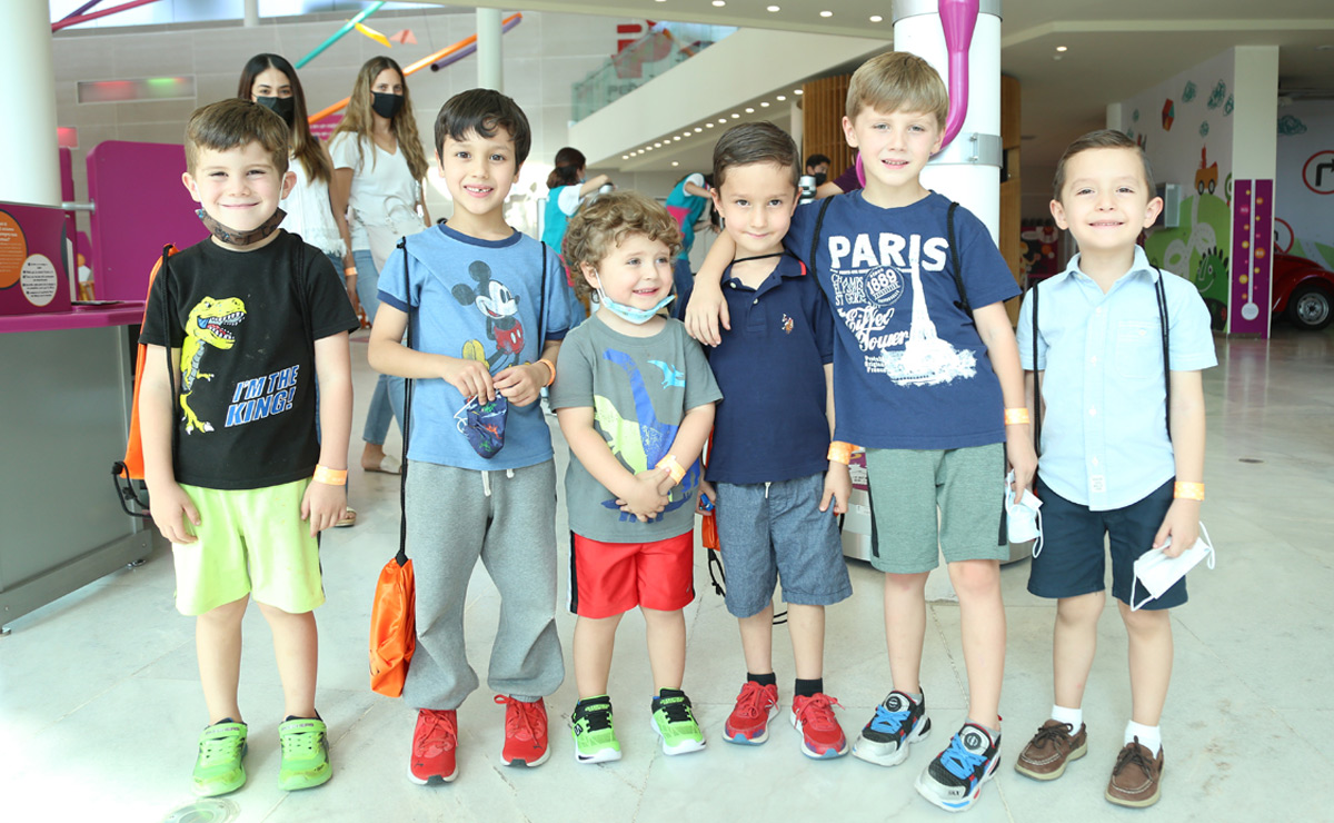 Esteban, Luis, Pablo, Marcelo, John y Nicolás