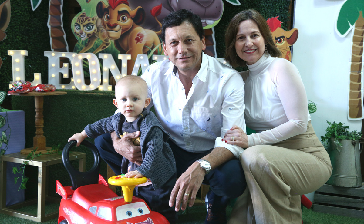 Los abuelos. Leonardo, Luis Felipe y Gabriela