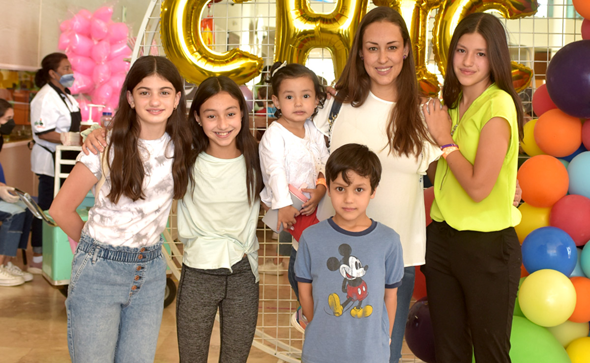 Lu, Tessy, María Andrea, Tessy, Renata y Luis