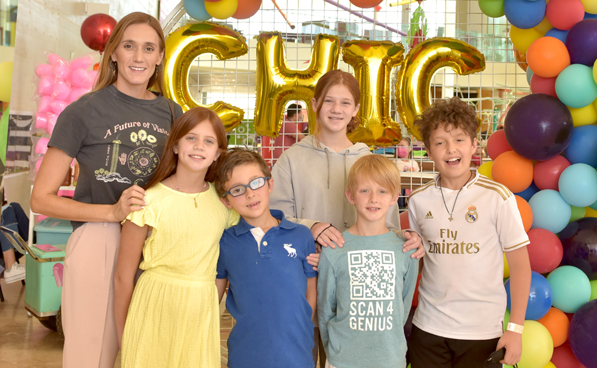 Titi, Renata, Regina, Berny, David y Mateo