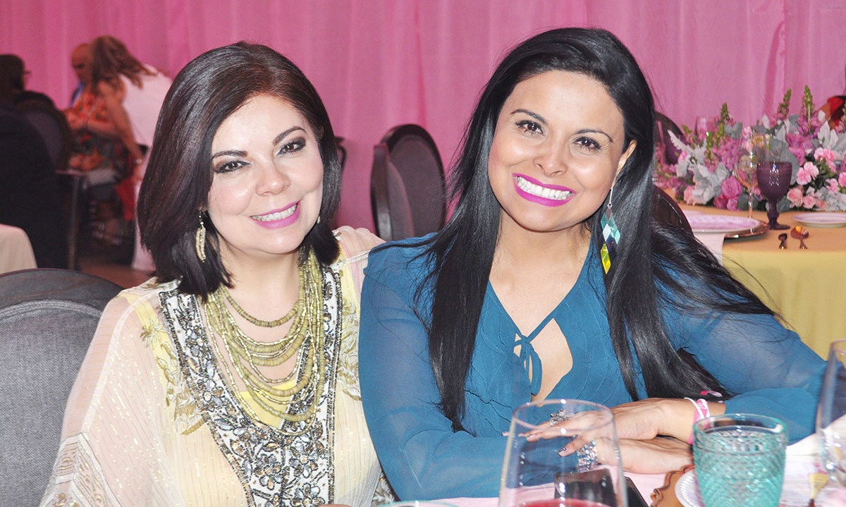 Mirna Flores y Adriana Flores