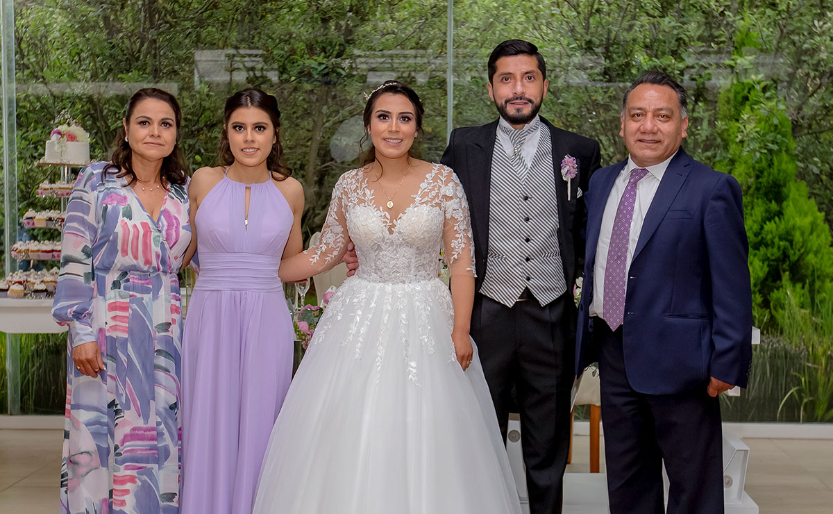Eloísa Porcayo, Renata Zarate, Montserrat Zarate, Agustín Mulia y José León