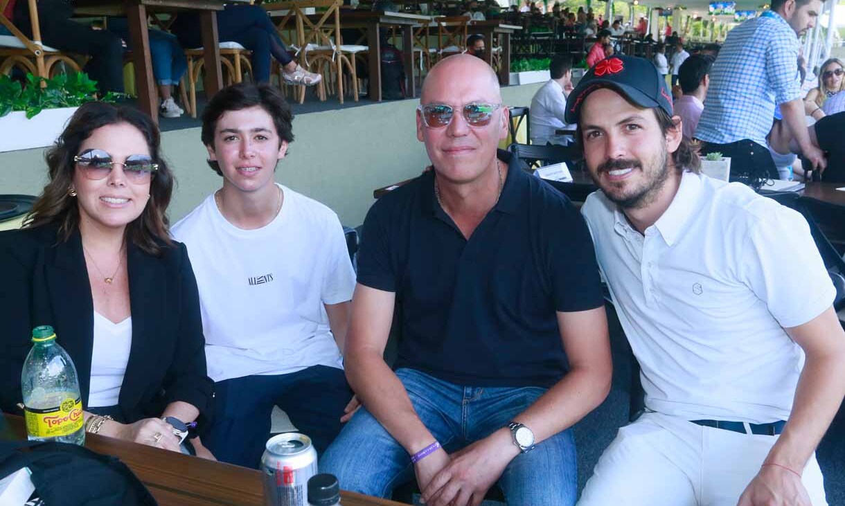 Daniela Mena, Iker Mena, Alfredo Mena y Juan Carlos Martín del Campo