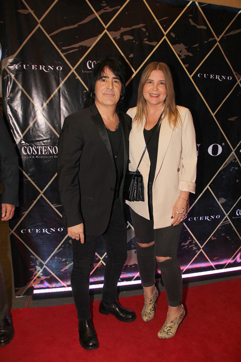 Alex González y Adriana Amutio.