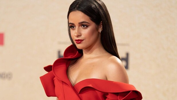 Camila Cabello y el bikini animal print más chic de la temporada. (Foto: Instagram).