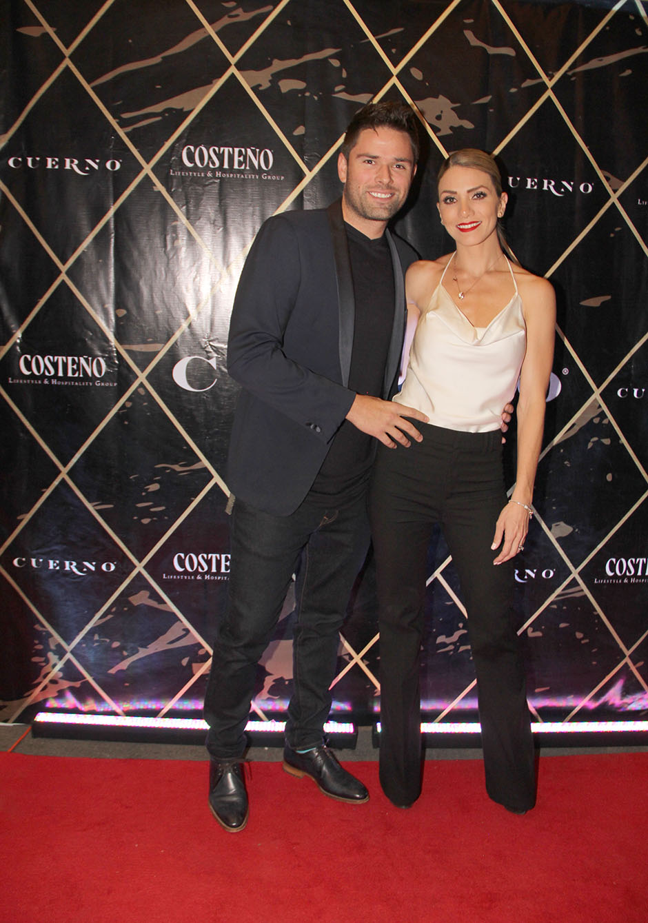 Chuy Bracamontes y Lorenia Martínez