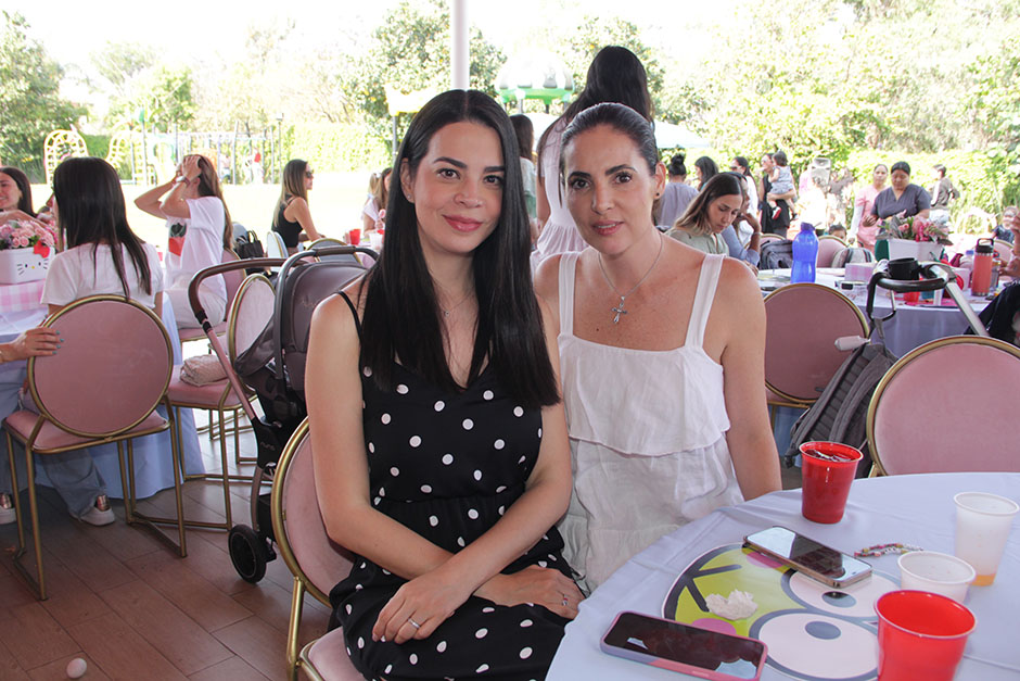 Daniela Maciel y Carmen Álvarez.