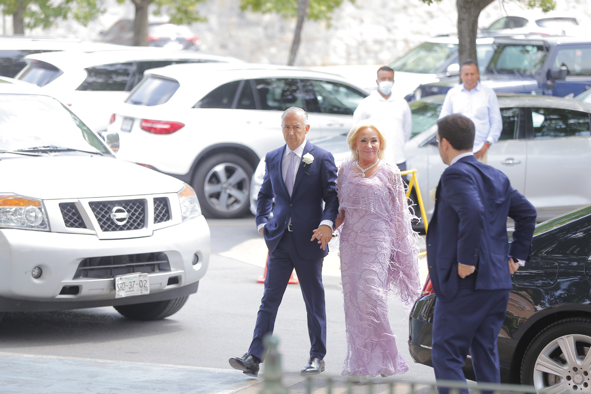 Guillermo Salinas Pliego Y Lilia Treviño
