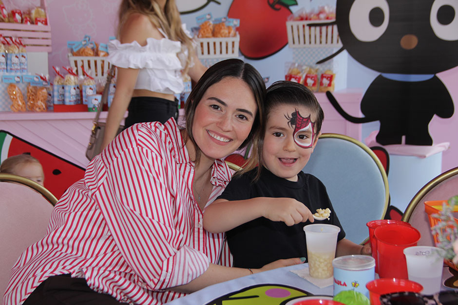 Mariana Arellano y Karim Assam.