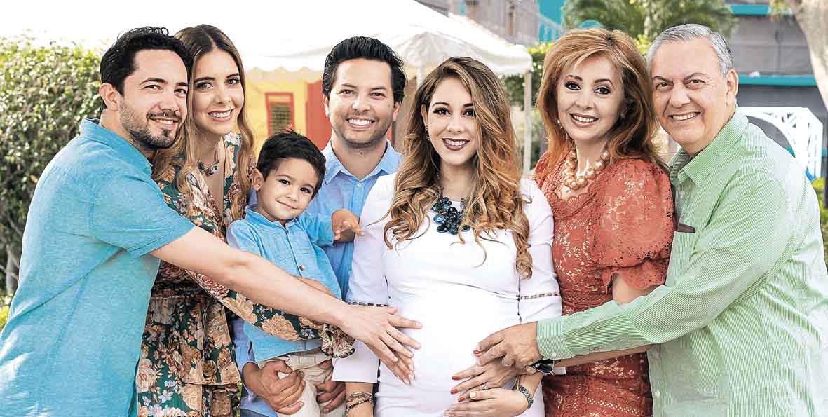 Luis Mario Monroy, Mónica Álvarez, Juan José Terrazas, Juan José Terrazas, Ana Gaby Álvarez, Chary Fernández y José Álvarez/ Foto: José Chang