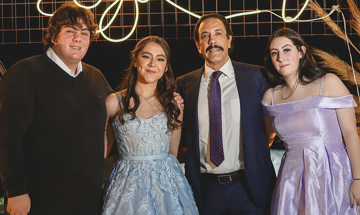 Anuar Fayad, Fernanda Meneses, Omar Fayad y Victoria Fayad