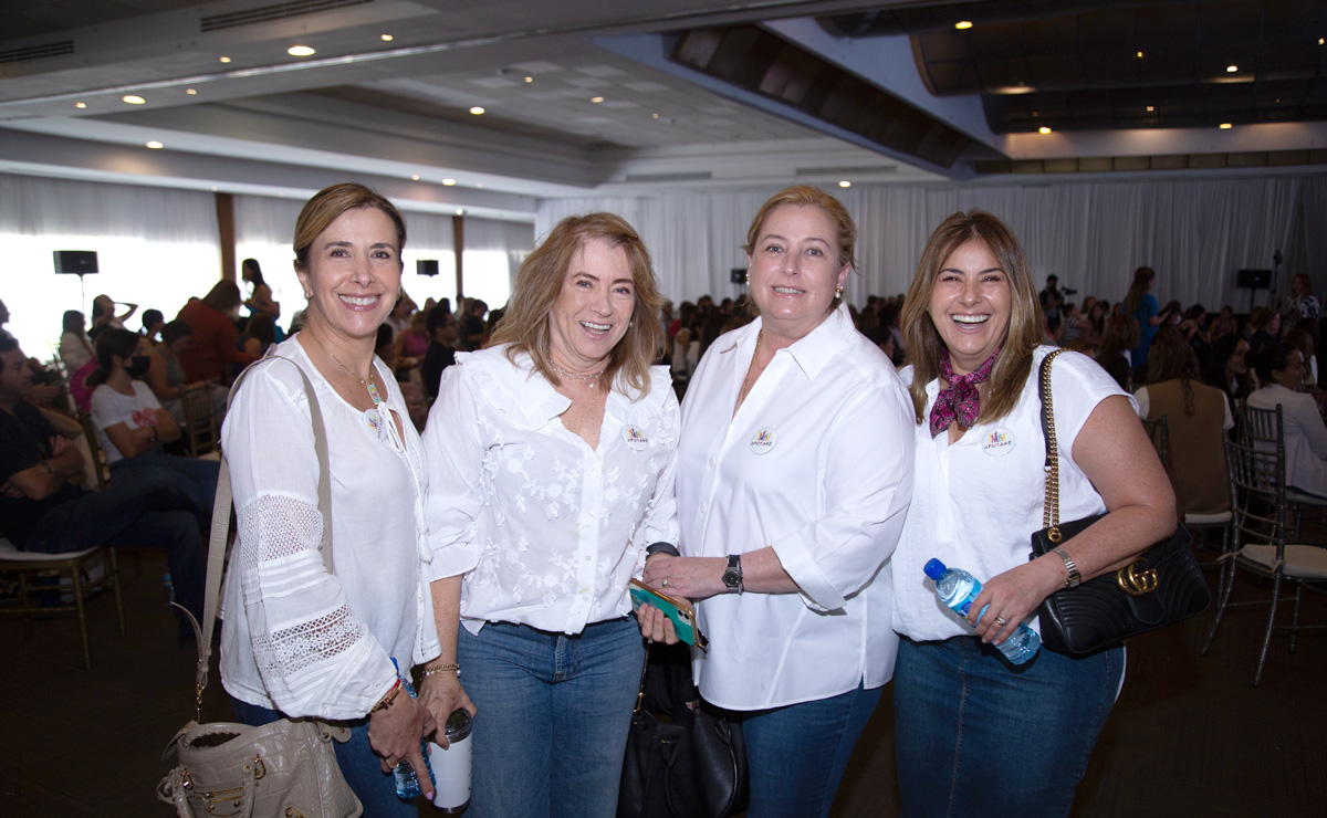 Alejandra, Gaby, Bárbara y Marcela