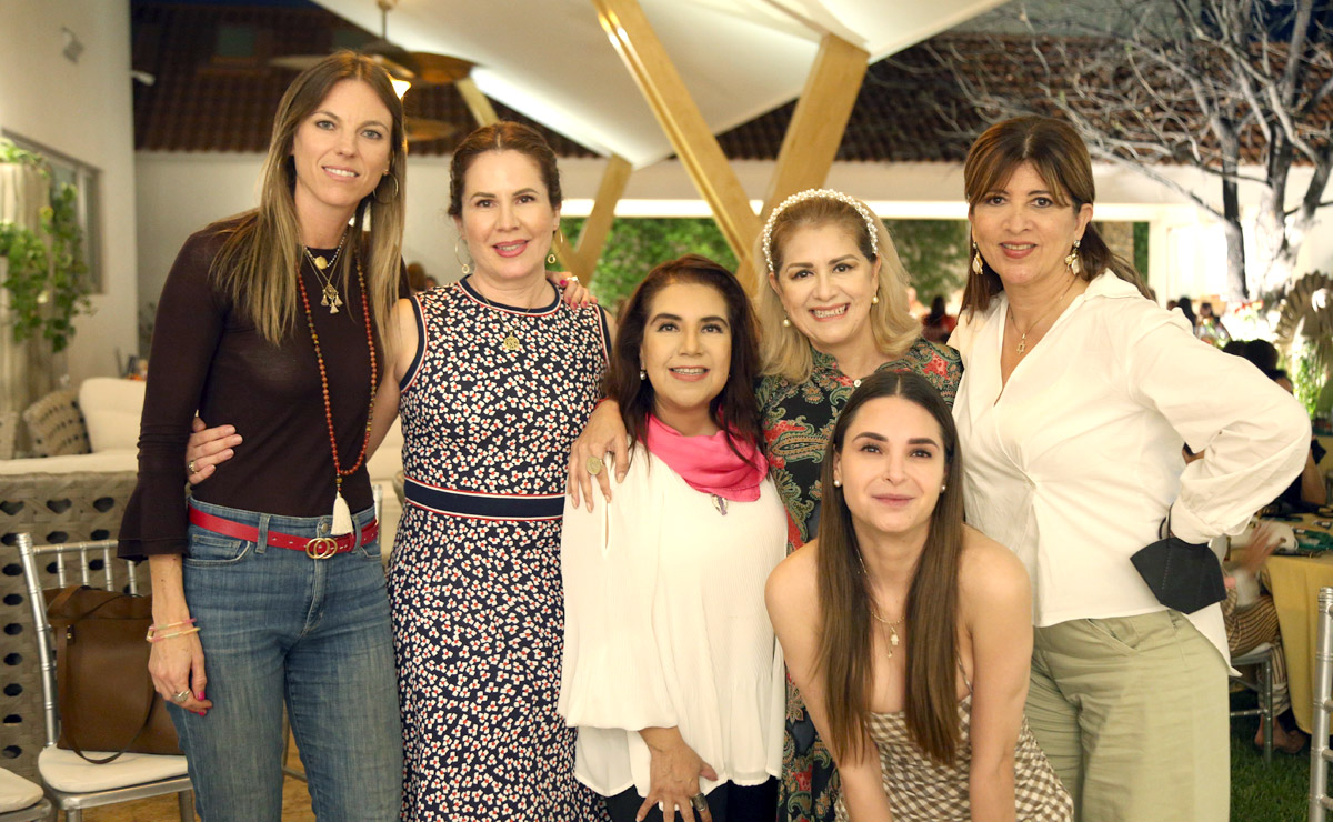 Andrea, Sandra, Emilú, Vero, Ana Cecy y Pily