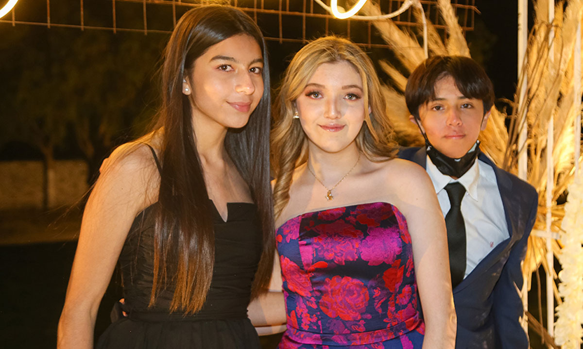Camila Perales, Sofía Meneses y Santiago Meneses