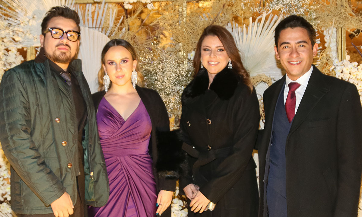 Jaime Méndez, Giovanna Colombres, Fernanda Peredo y Sixto Hoyos