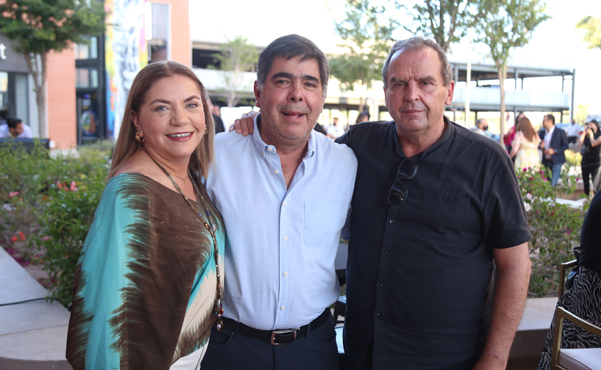 Genoveva, Roberto y Carlos