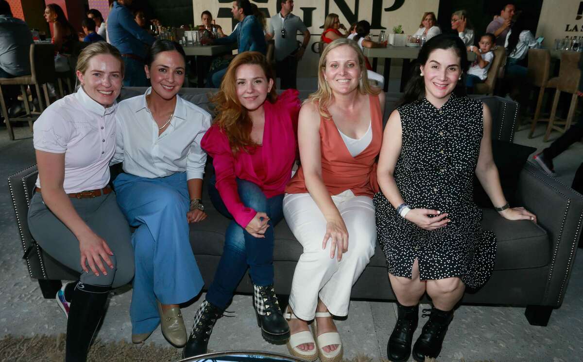 July de Romo, Olga Elizondo, Lily Pierce, Cecy Garza de González  y Rocío Ferrara de Maggi