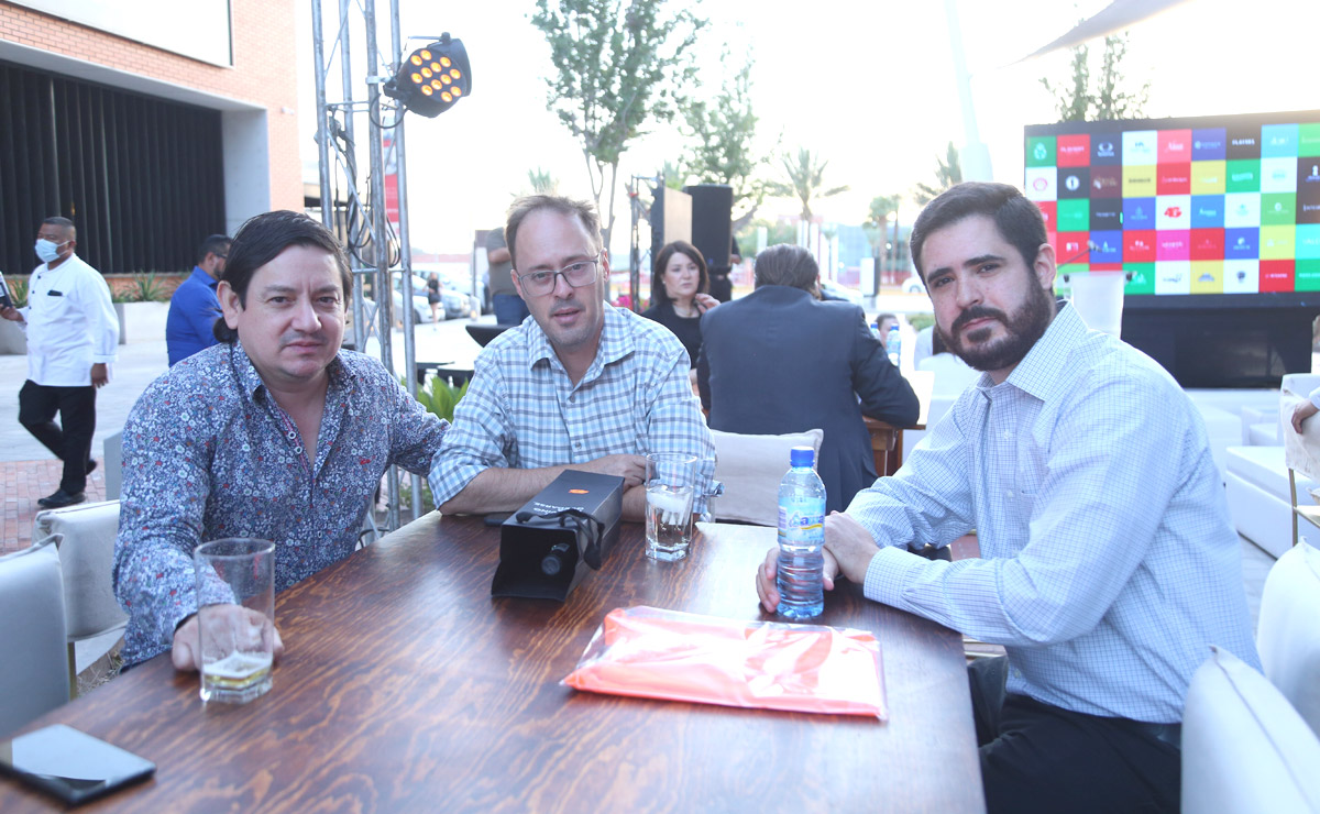 Manolo, Alberto y José