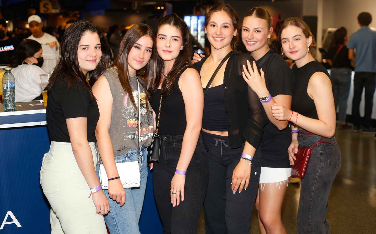 Raquel Álvarez, Camila Ramos, Montse Jiménez, Mara Fernández, Cristy Garza y Vale Zambrano