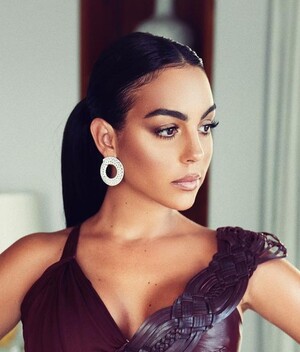 Georgina Rodríguez muestra avance de embarazo en bikini. (Foto: Instagram).
