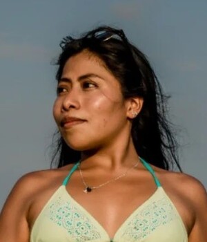 Yalitza Aparicio en bikini envía mensaje de amor propio. (Foto: Instagram).
