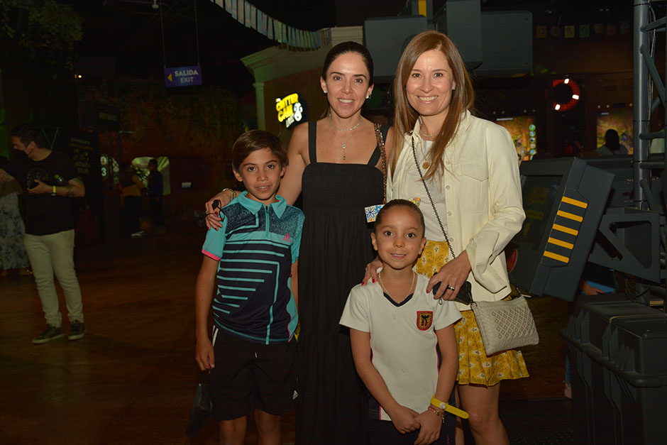 Ale Sayez, Karime Sandoval, Óscar Martín del Campo y Julieta Martínez