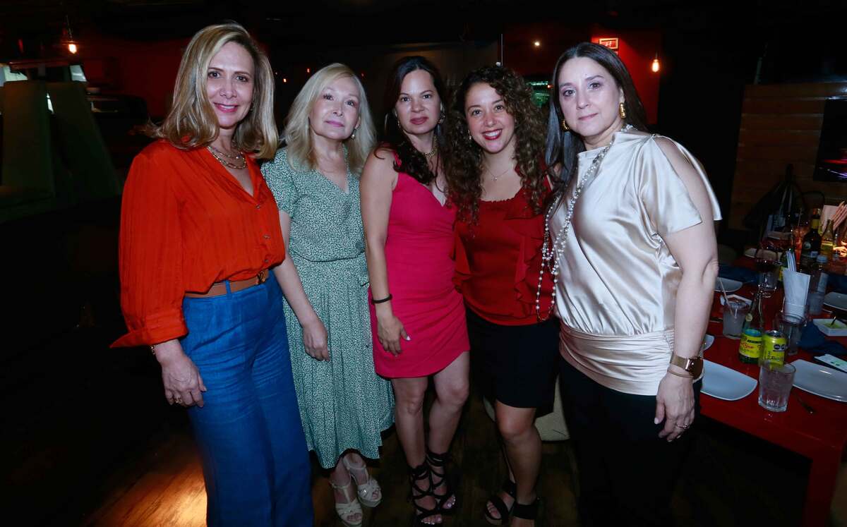 Claudia Andrade de Guitiérrez, July  de Alba de Lizaola, Daniela Cavazos, Melva Rodríguez y Fernanda Madero