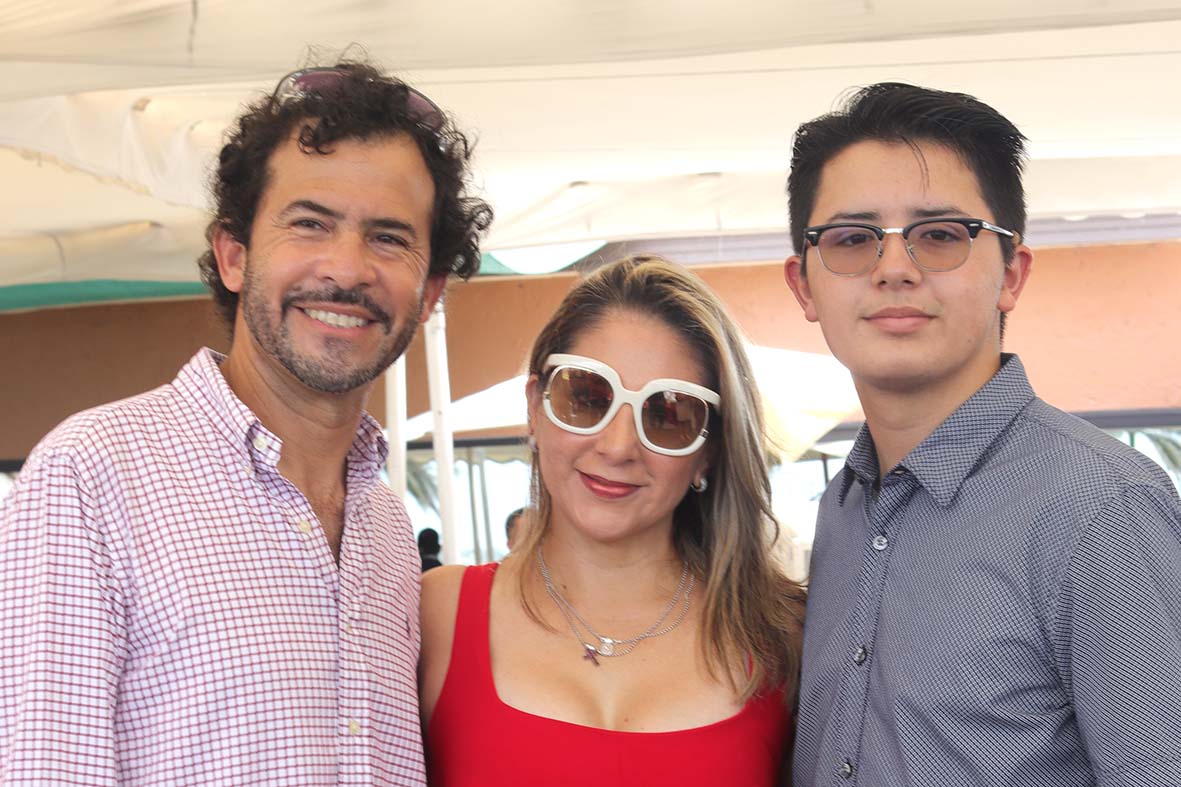 Homero Treviño, Brenda Leal y Homero Treviño / Foto: Dennis Hernández