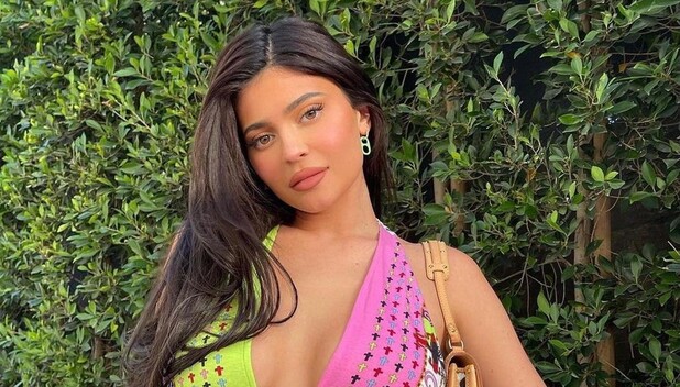 Kylie Jenner comparte foto de embarazo en jeans. (Foto: Instagram).