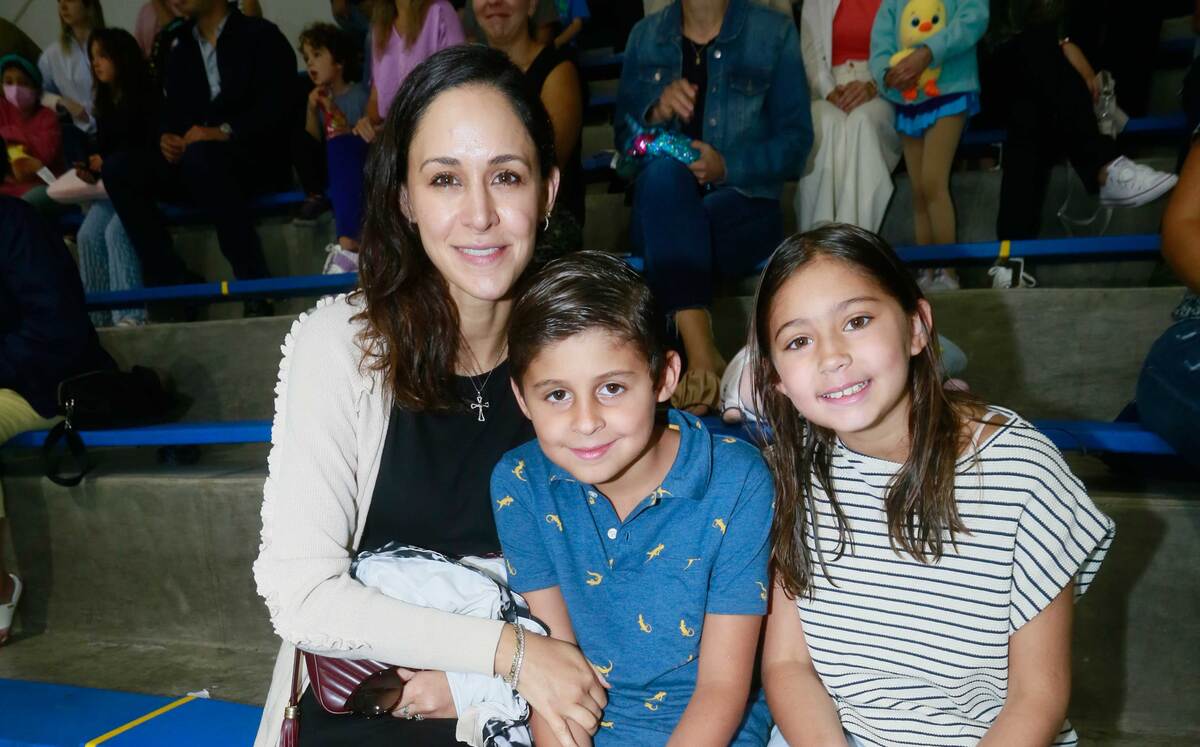 Mariana Garza, Alberto Treviño y Paula Treviño