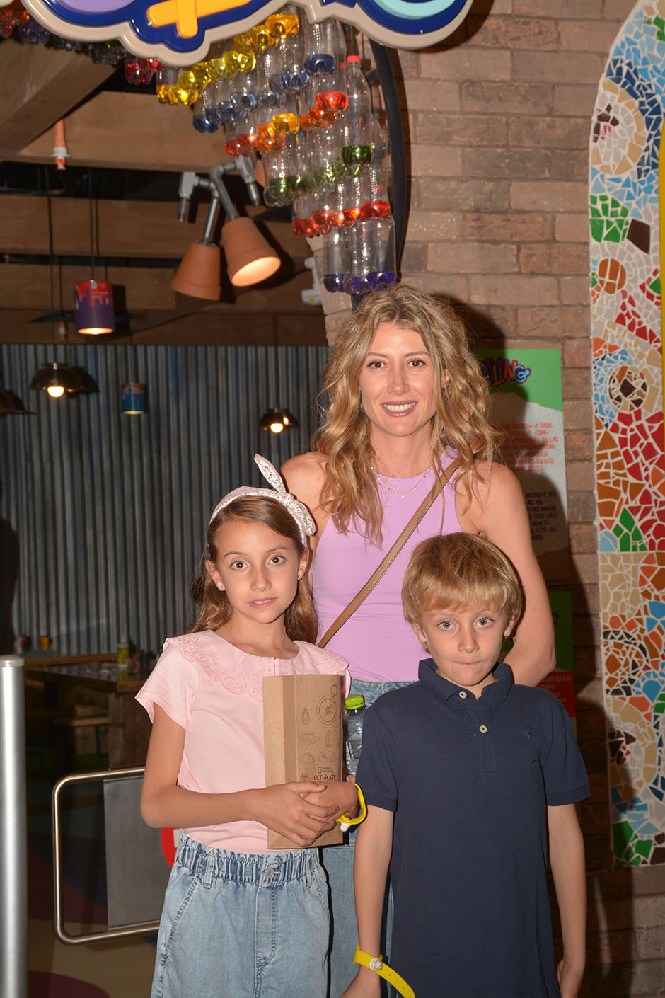 Silvia Hernández, Lucía  Roux y Christian Roux