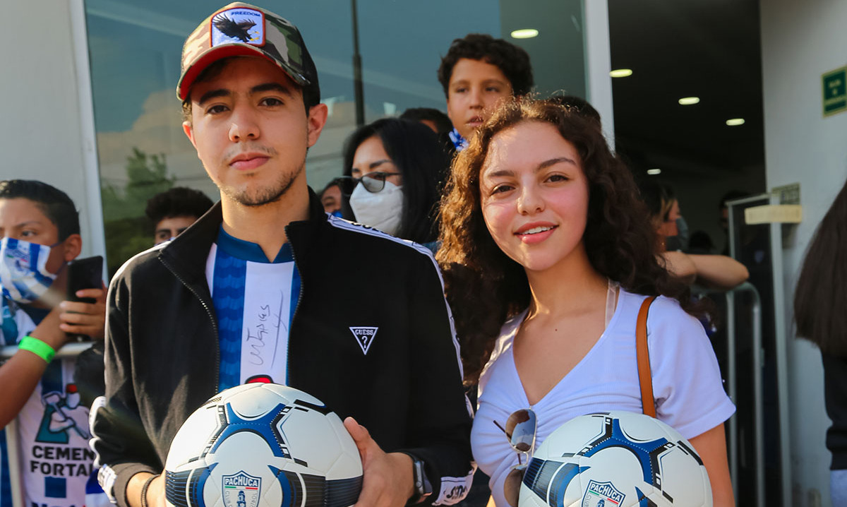 Ubaldo Benítez y Stefani Guerrero