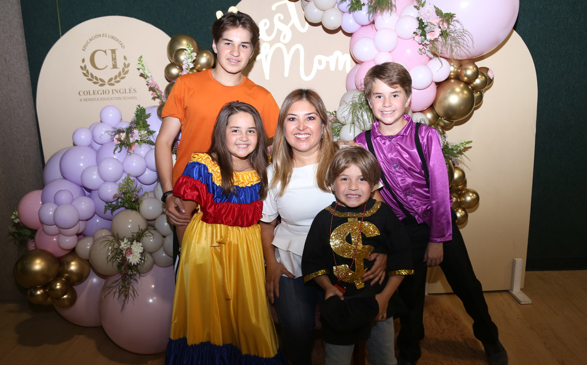 Alex, Barby, Erika, Diego y Julián