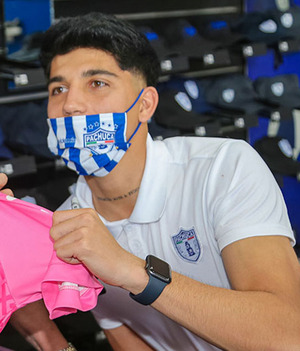 Kevin Álvarez con aficionado (Fotos: Axel Márques)