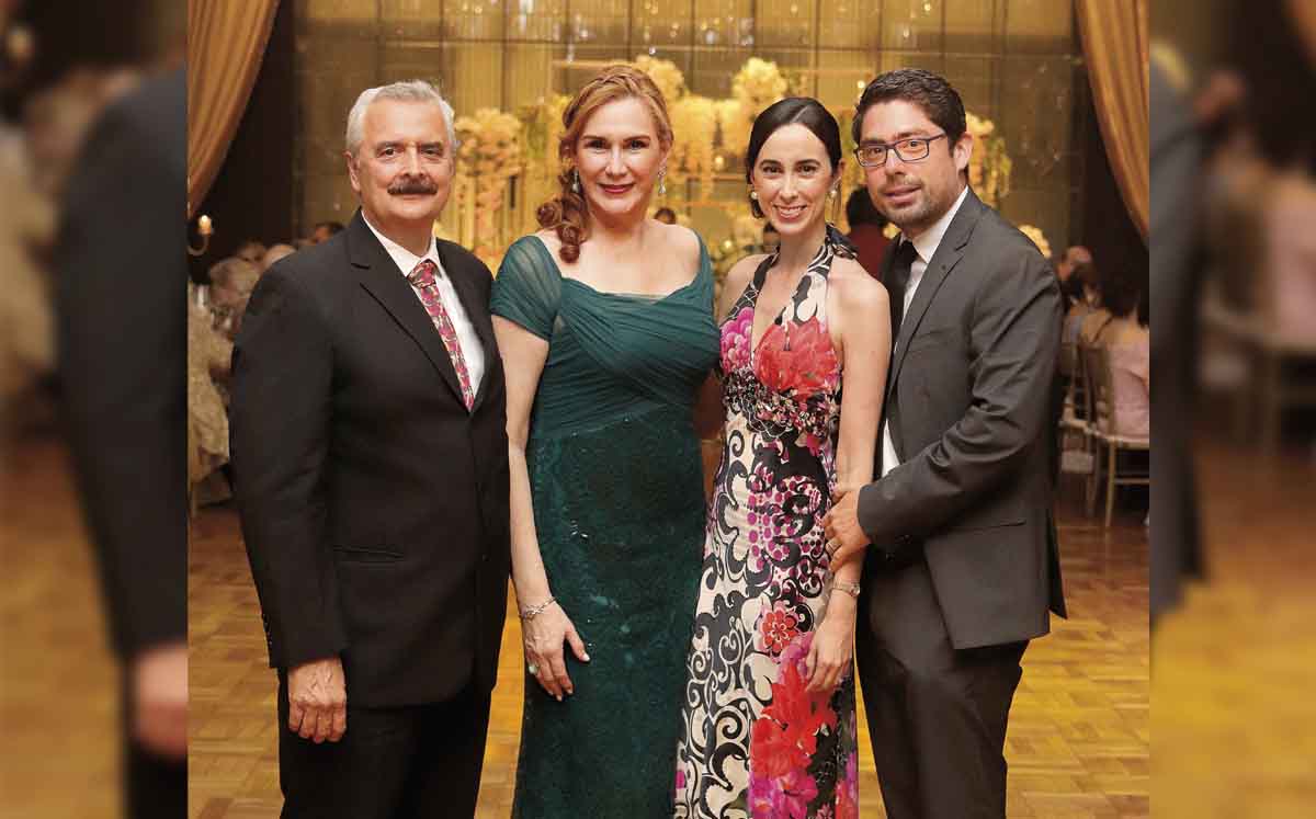 Nicanor Fernández, Cecilia de Fernández, Fernanda Fernández y Mario Alberto Roldan/ Fotos: Dennis Hernández