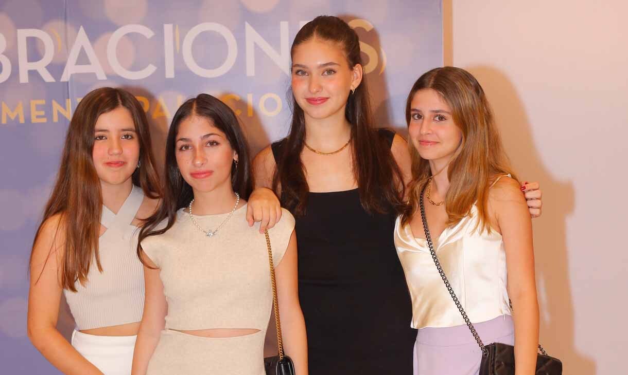 Roberta Brunell, Vanessa Martínez, Rebeca Fernández y  Ariana del Bosque