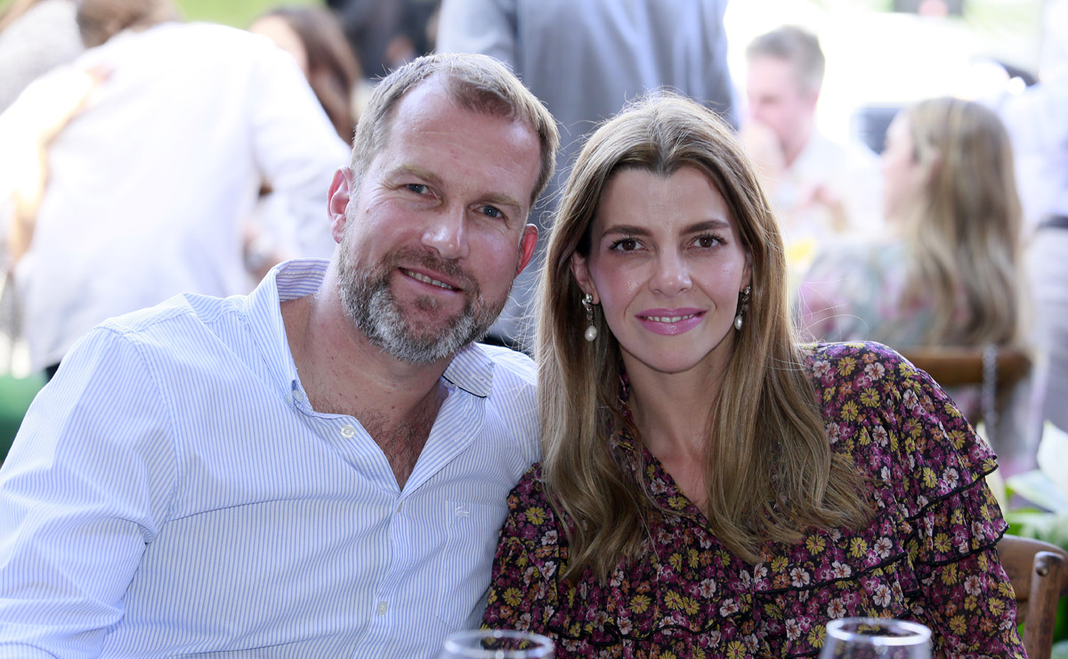 Carlos y María