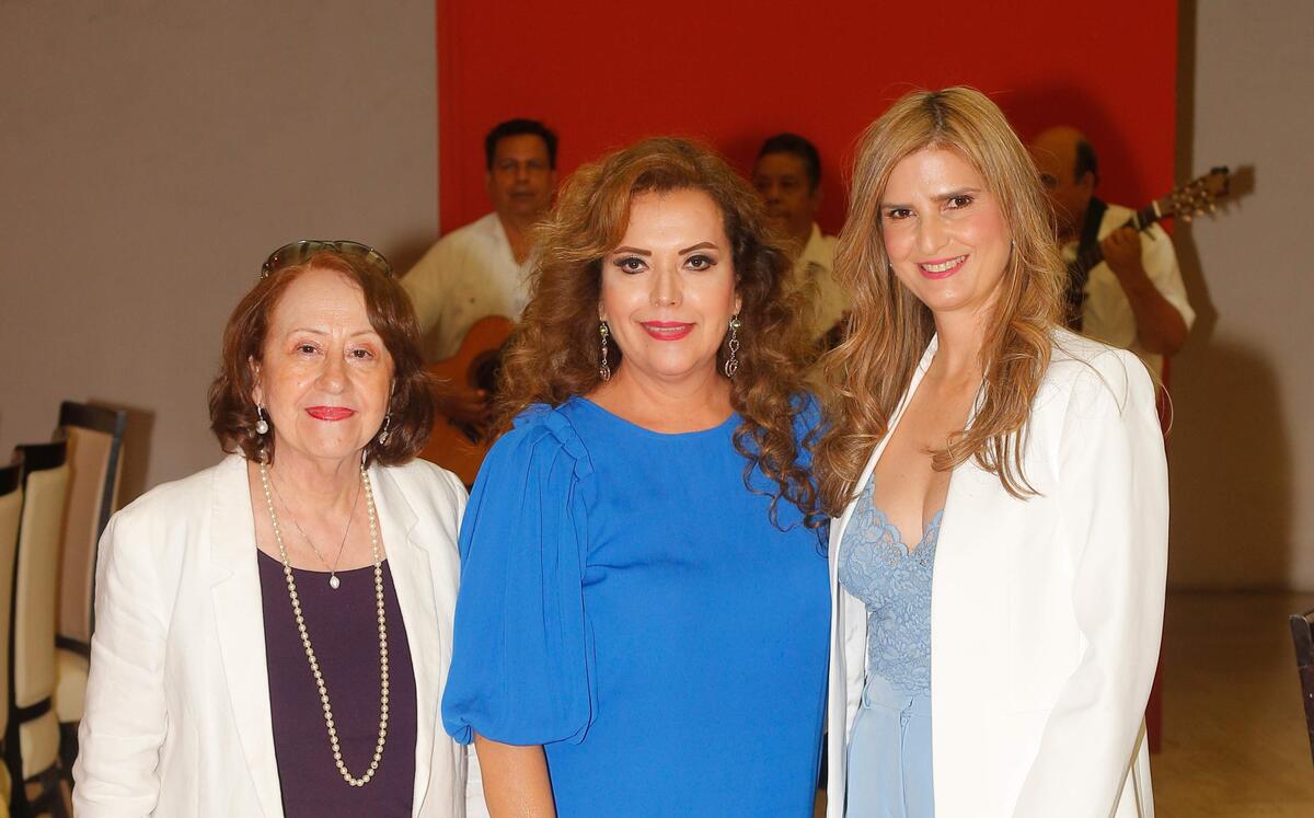 Graciela Garza, Mirthala Hauger y Karina Mata