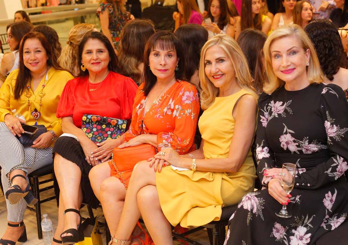 Lucy Taha, Luly Longoria, Martha Rangel, Mónica Buerón y Margarita De la Maza